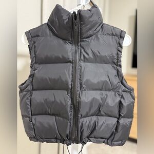 SHEIN Sleek Black Quilted Vest